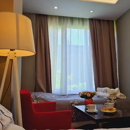 Driti New Bazaar * Τίρανα